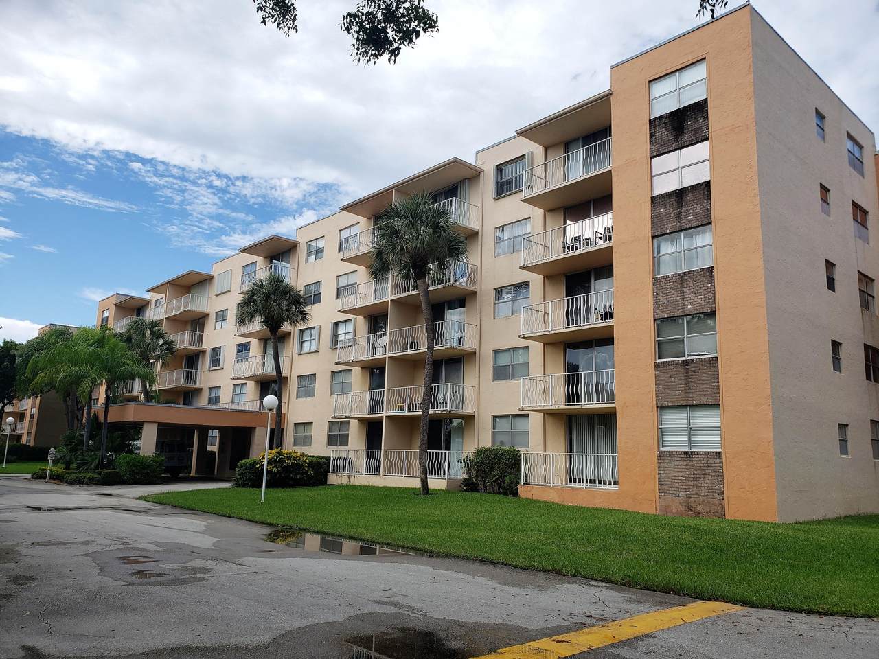 480 Executive Center Drive - Photo 1