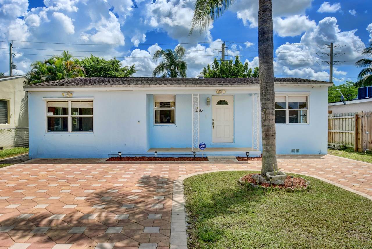 526 Jackson Avenue - Photo 1