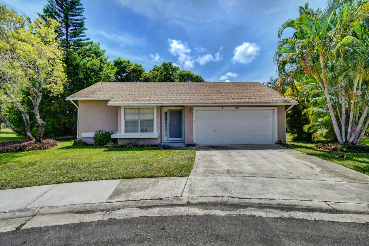 1779 Banyan Creek Circle - Photo 1