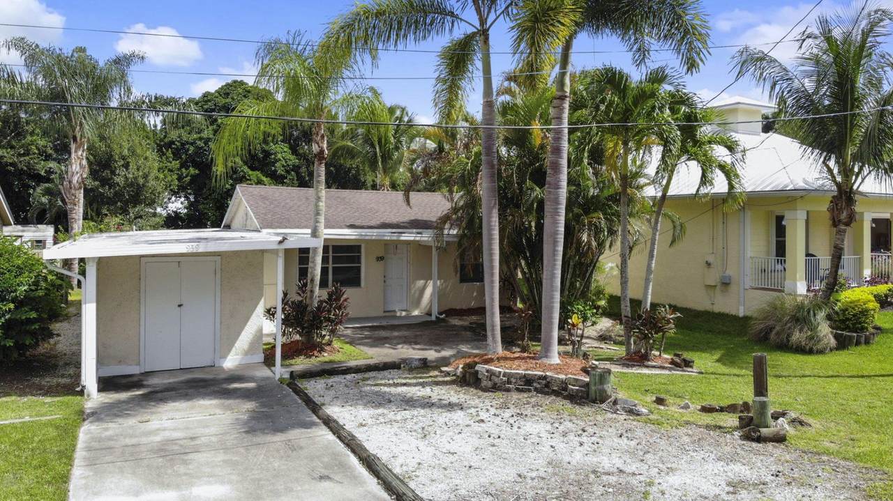 939 34th Street - Photo 1