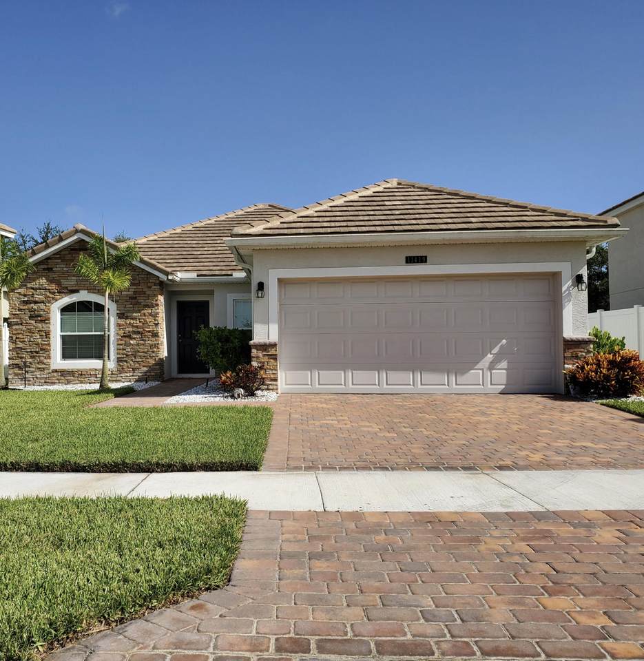 11419 Glengarry Court - Photo 1