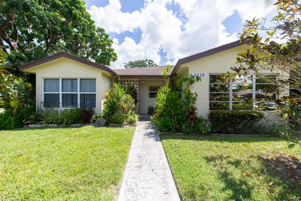 5220 Nesting Way - Photo 1