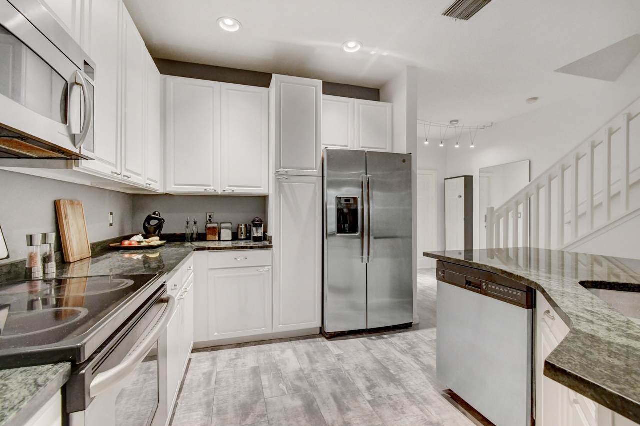 9896 Lago Drive - Photo 1