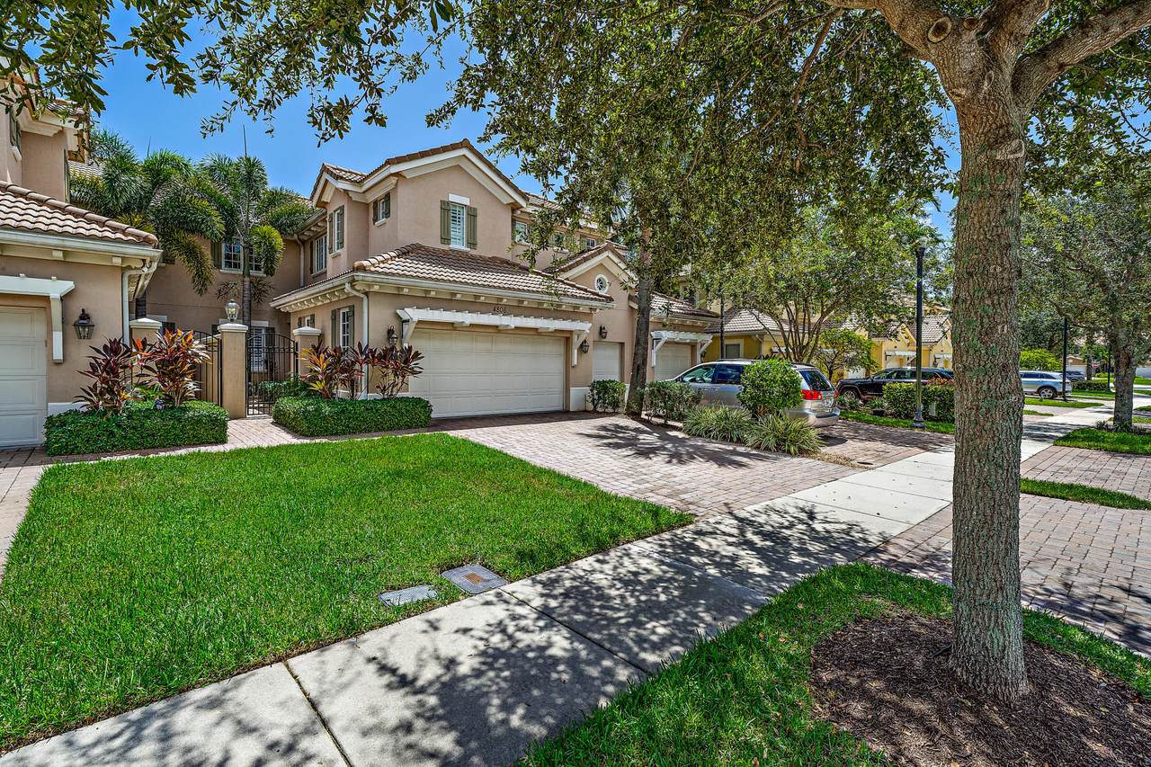 4806 Cadiz Circle - Photo 1