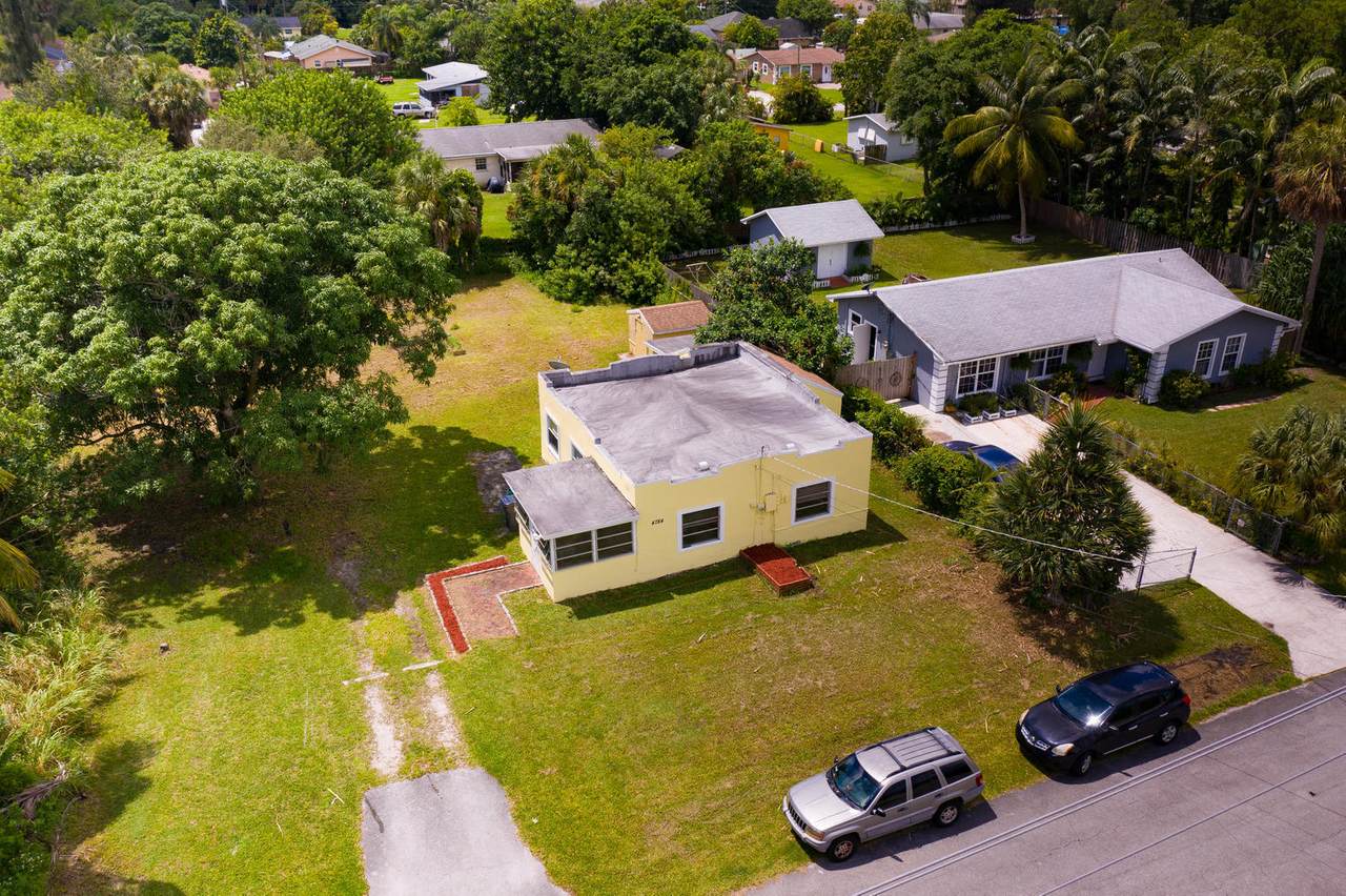 4784 Orlando Avenue - Photo 1
