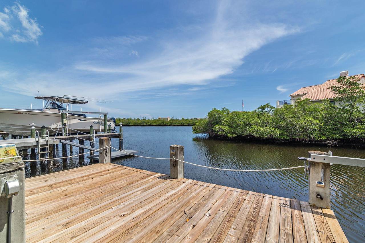17126 Bay Street - Photo 1