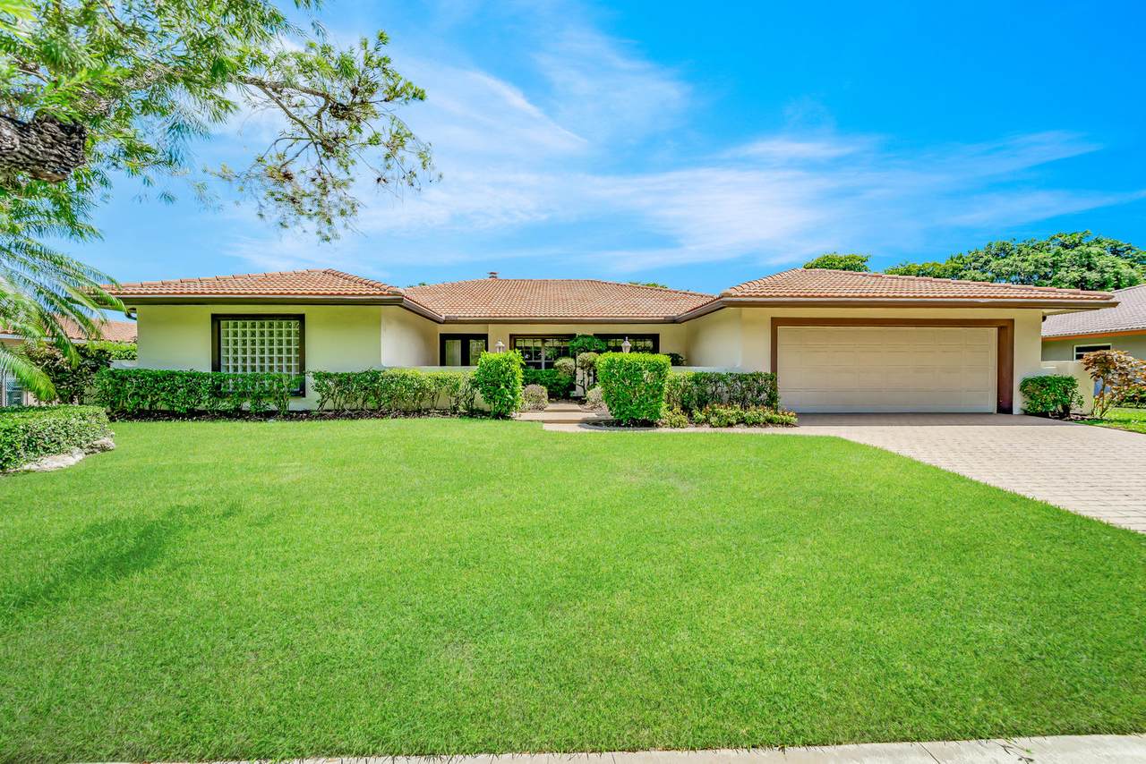 2804 Banyan Boulevard Circle - Photo 1