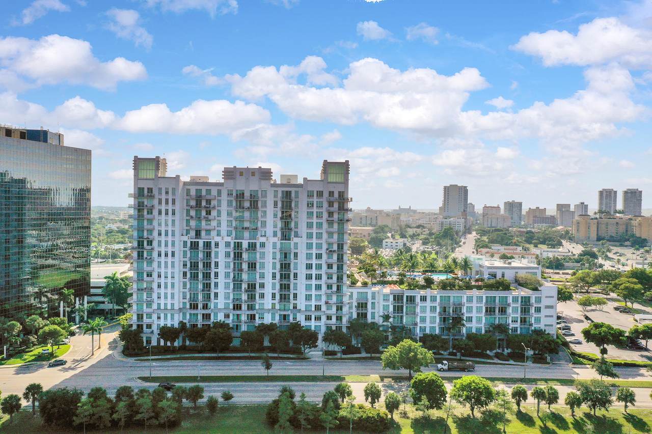 300 Australian Avenue - Photo 1