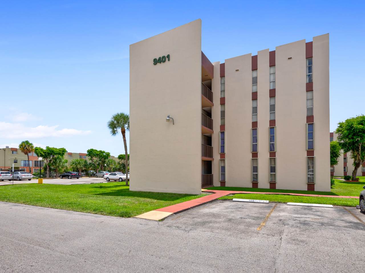 9401 4th Street - Photo 1