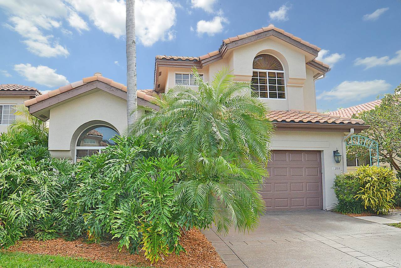 2558 52nd Street - Photo 1