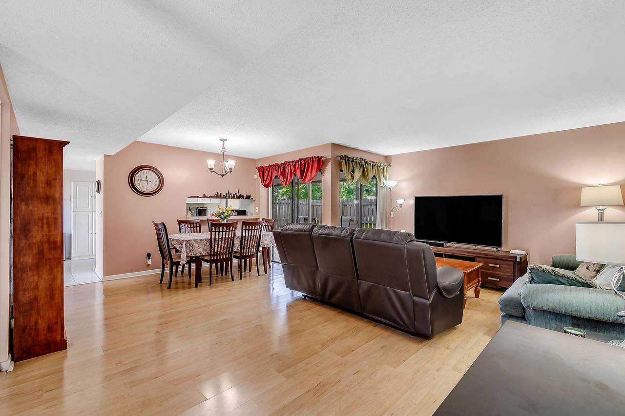 408 Lakewood Court - Photo 1