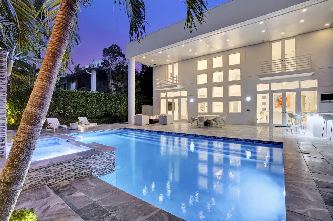 260 Mizner Boulevard - Photo 1