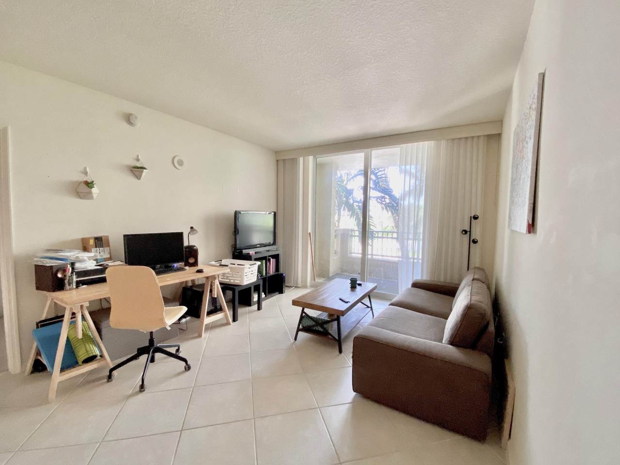 403 Sapodilla Avenue - Photo 1