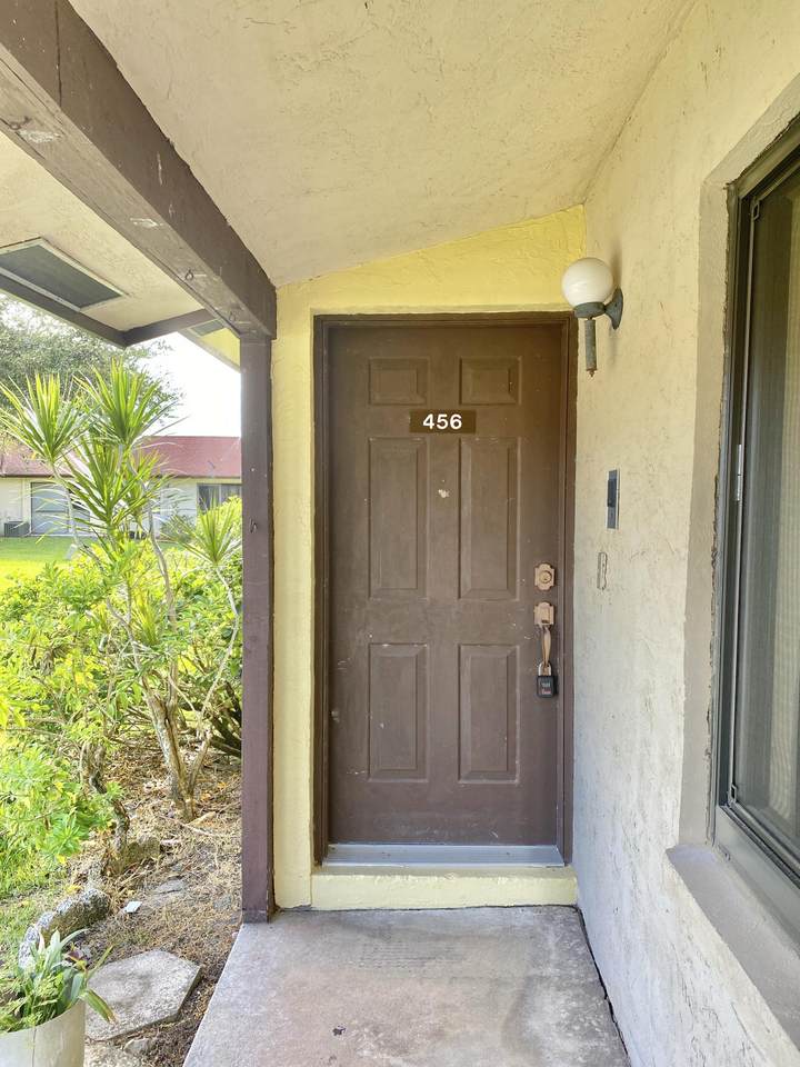 456 Glenwood Drive - Photo 1