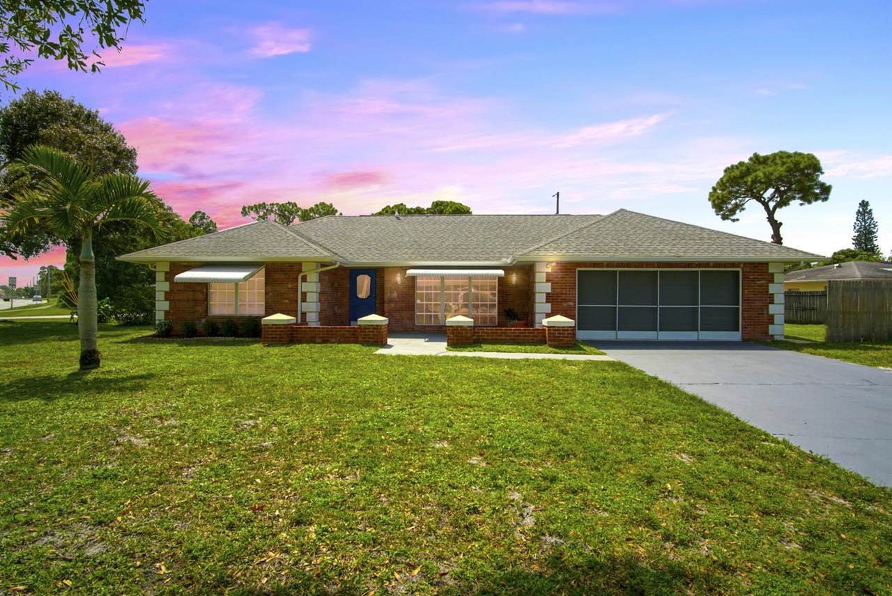 437 Prima Vista Boulevard - Photo 1