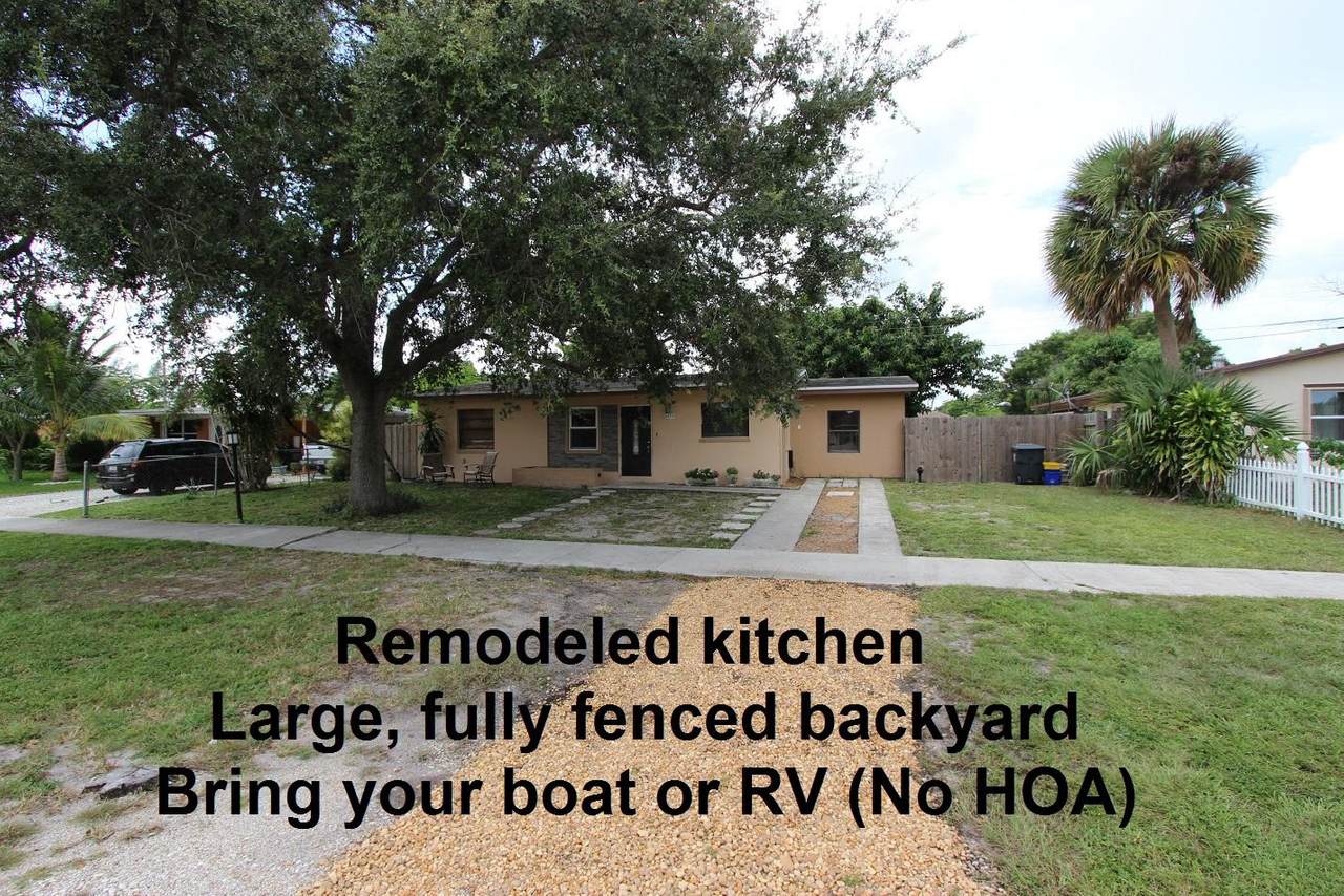 6499 Seminole Drive - Photo 1