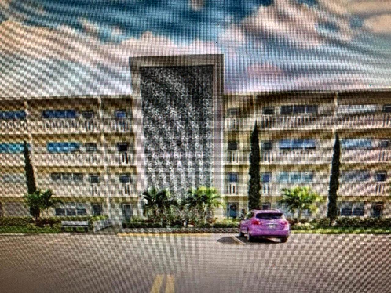 4011 Cambridge A - Photo 1