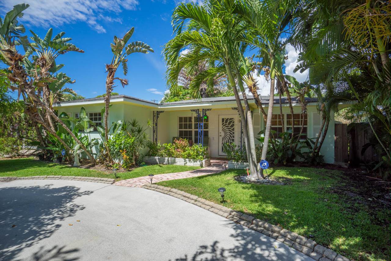 1205 Palmway - Photo 1