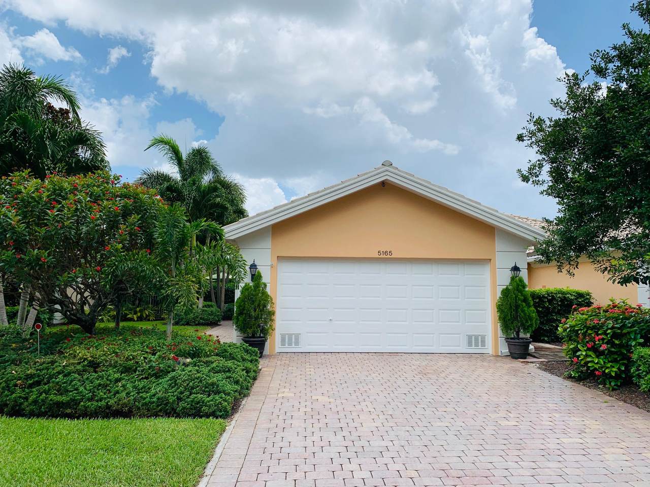 5165 Magnolia Bay Circle - Photo 1