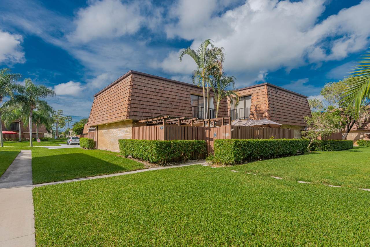 1007 10th Lane - Photo 1