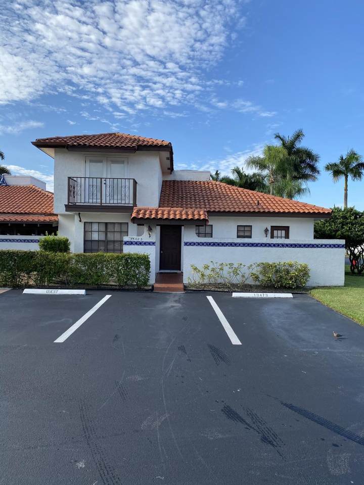 13473 Fountain View Boulevard - Photo 1