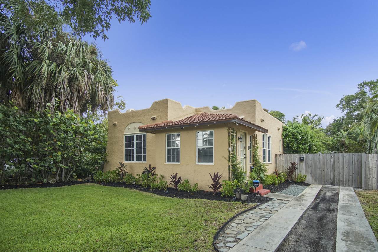841 Avon Road - Photo 1