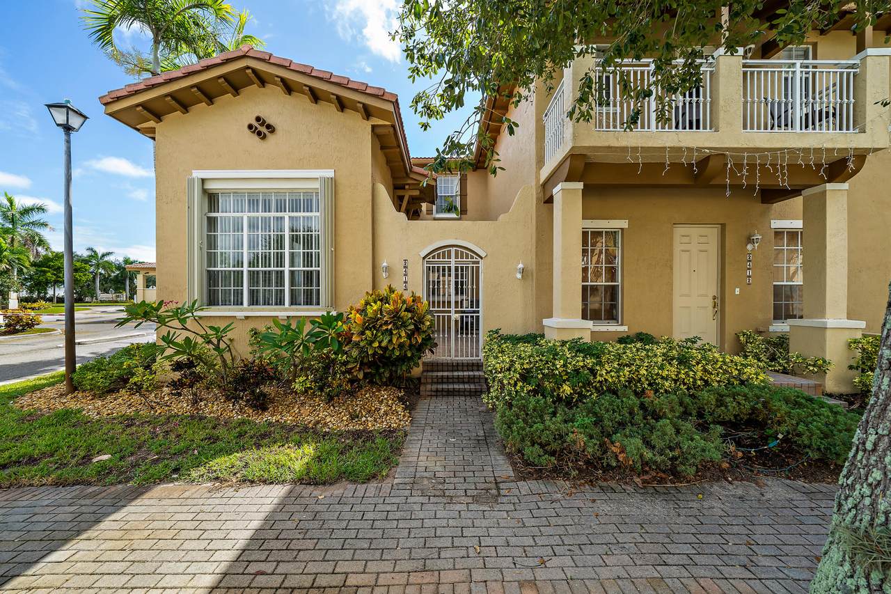 2414 6th Street - Photo 1