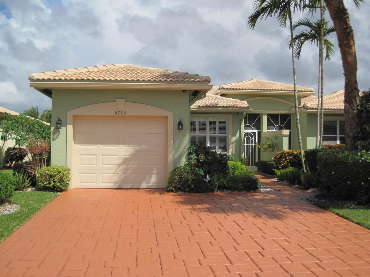 5785 Island Reach Lane - Photo 1