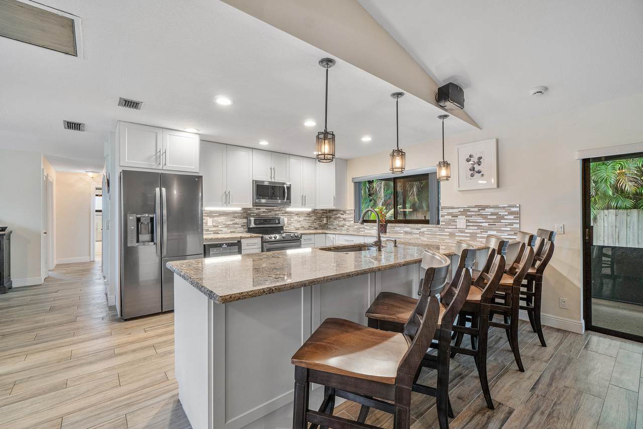 5468 Fox Valley Trail - Photo 1