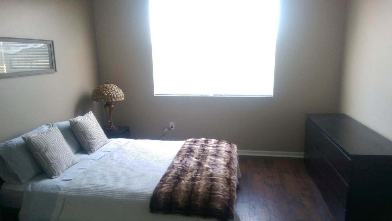 2040 Greenview Shores Boulevard - Photo 1