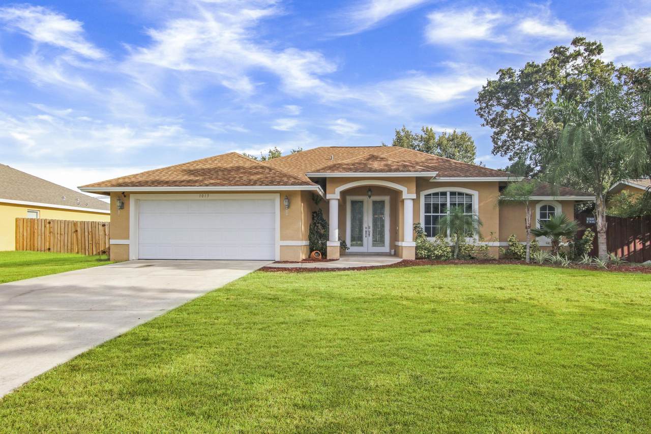1013 Benchor Avenue - Photo 1