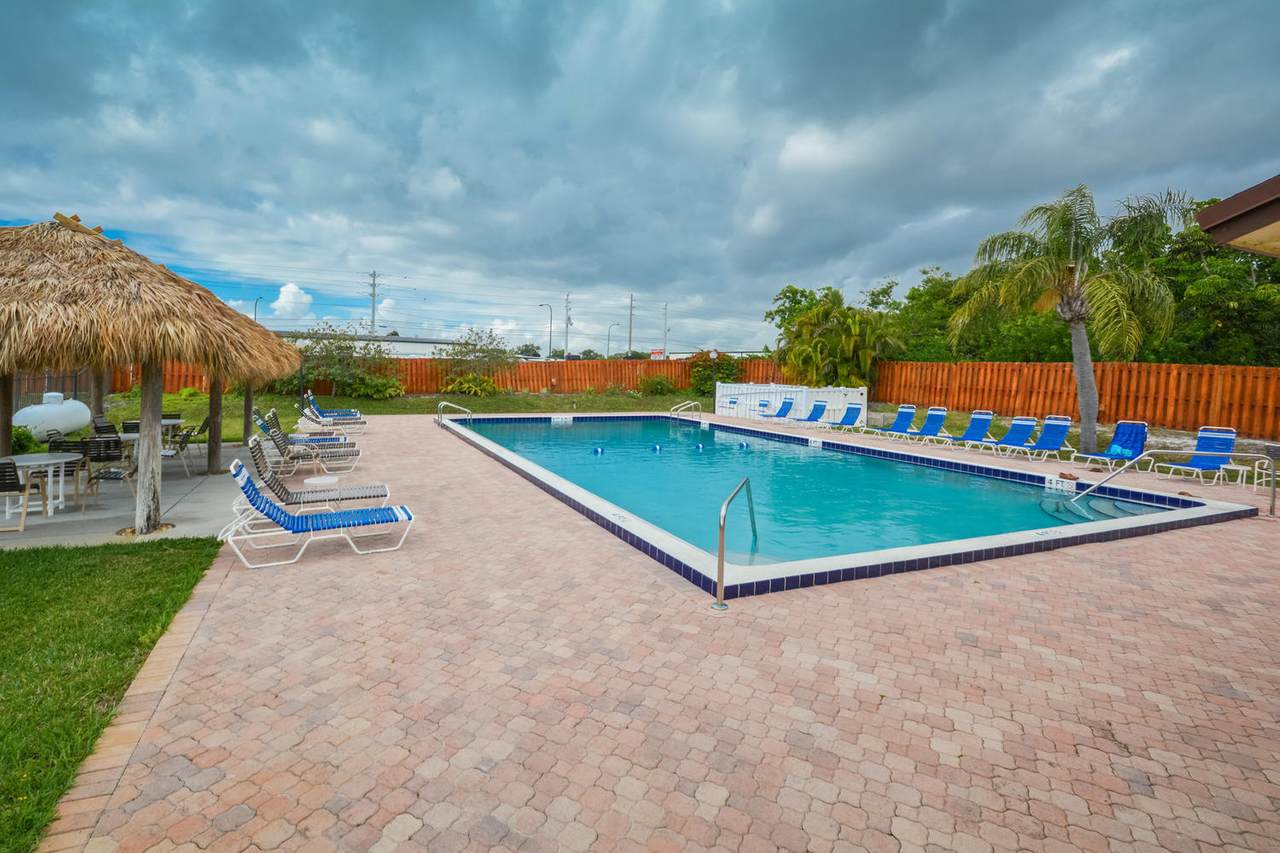 8096 Villa Circle - Photo 1