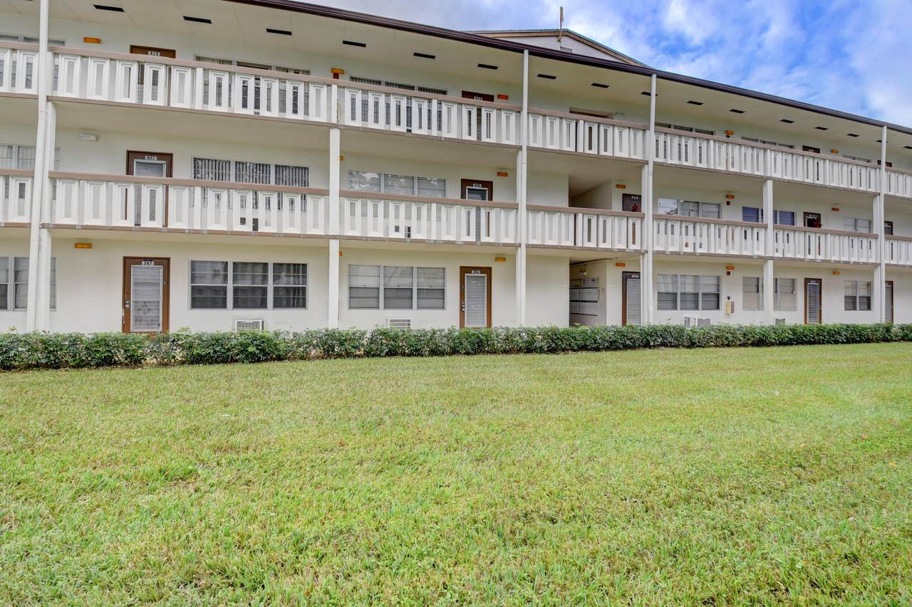 386 Mansfield - Photo 1