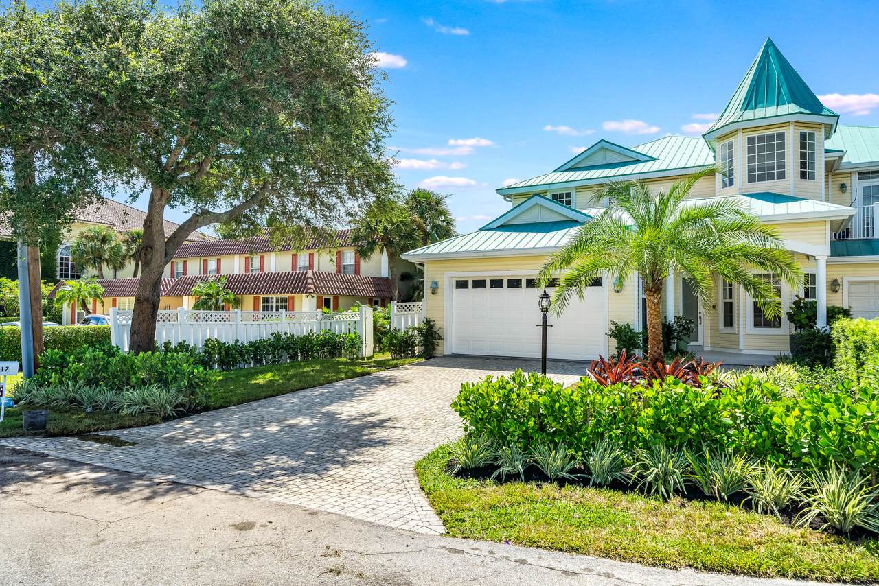 1012 Del Harbour Drive - Photo 1