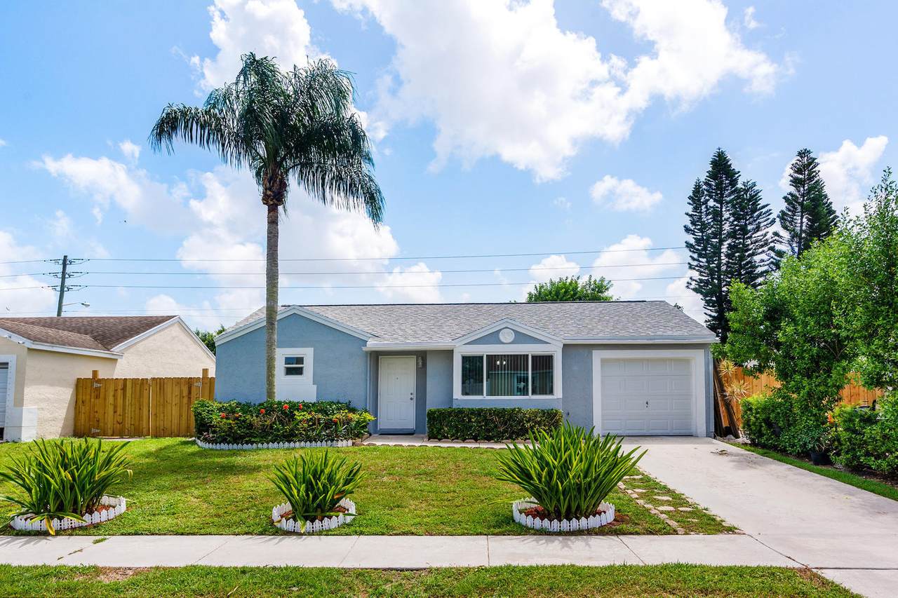 18905 Cloud Lake Circle - Photo 1