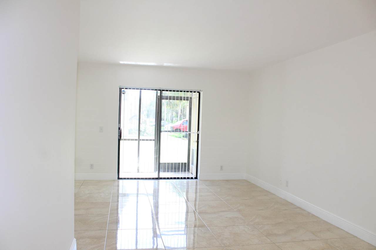 6844 Palmetto Circle - Photo 1