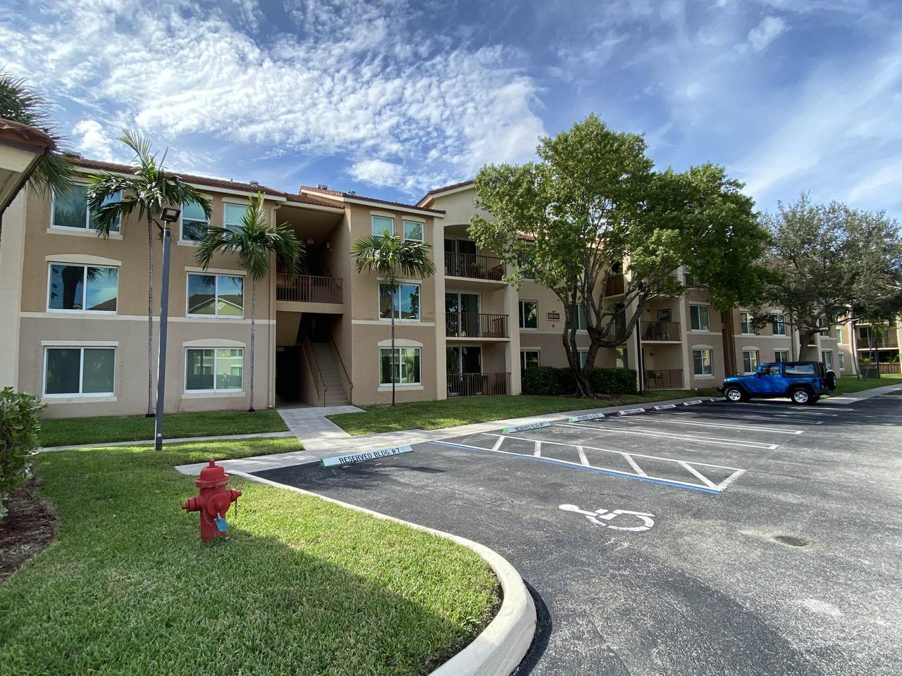 1114 Villa Circle - Photo 1