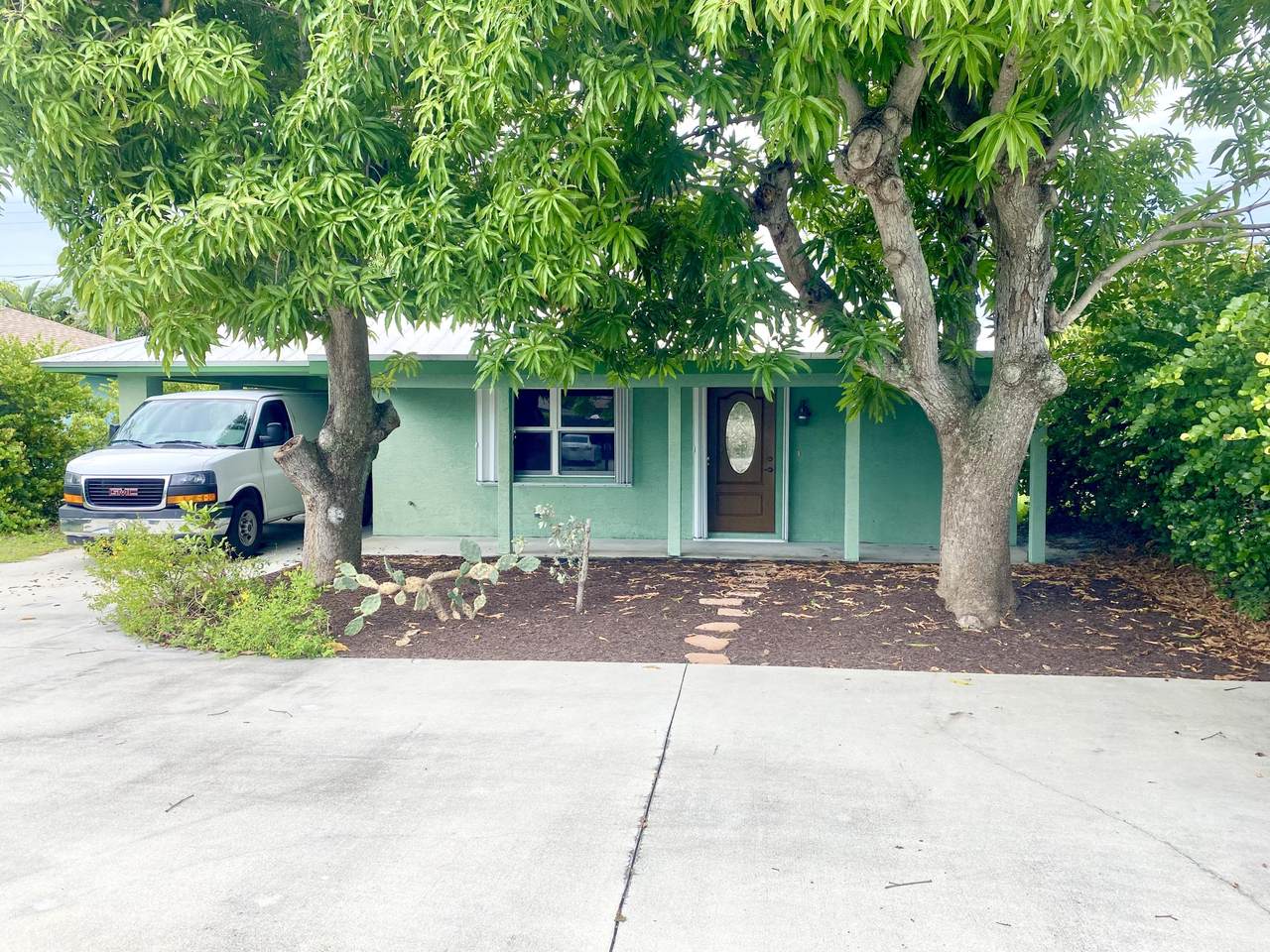 1425 Federal Highway - Photo 1