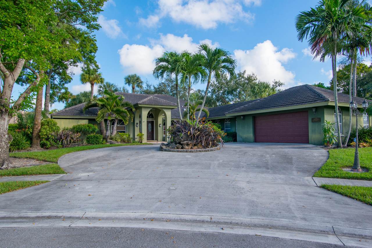 8571 Whispering Oak Way - Photo 1