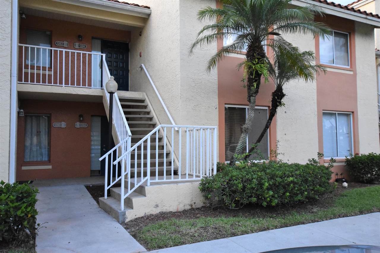 1284 The Pointe Drive - Photo 1