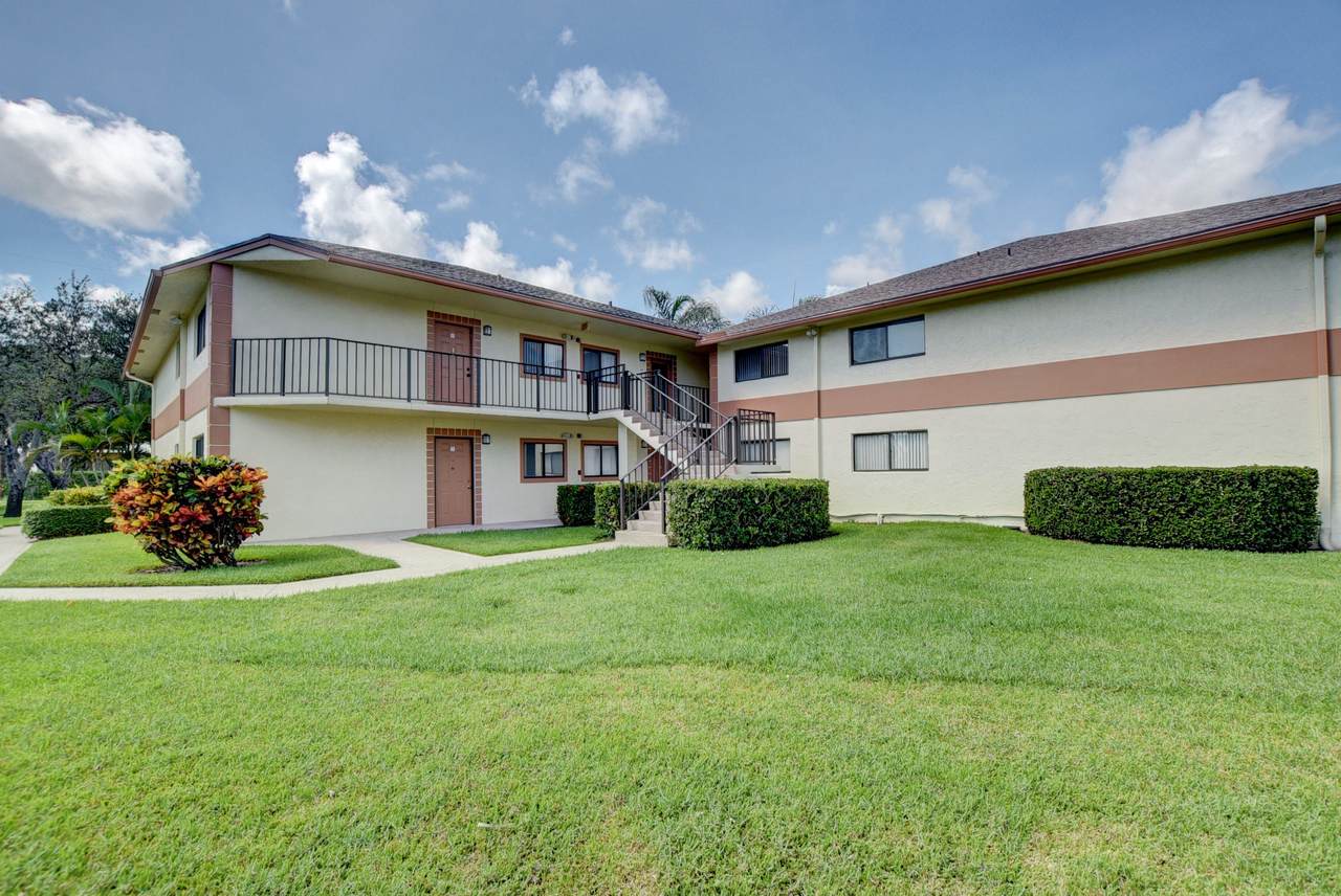 15401 Pembridge Avenue - Photo 1
