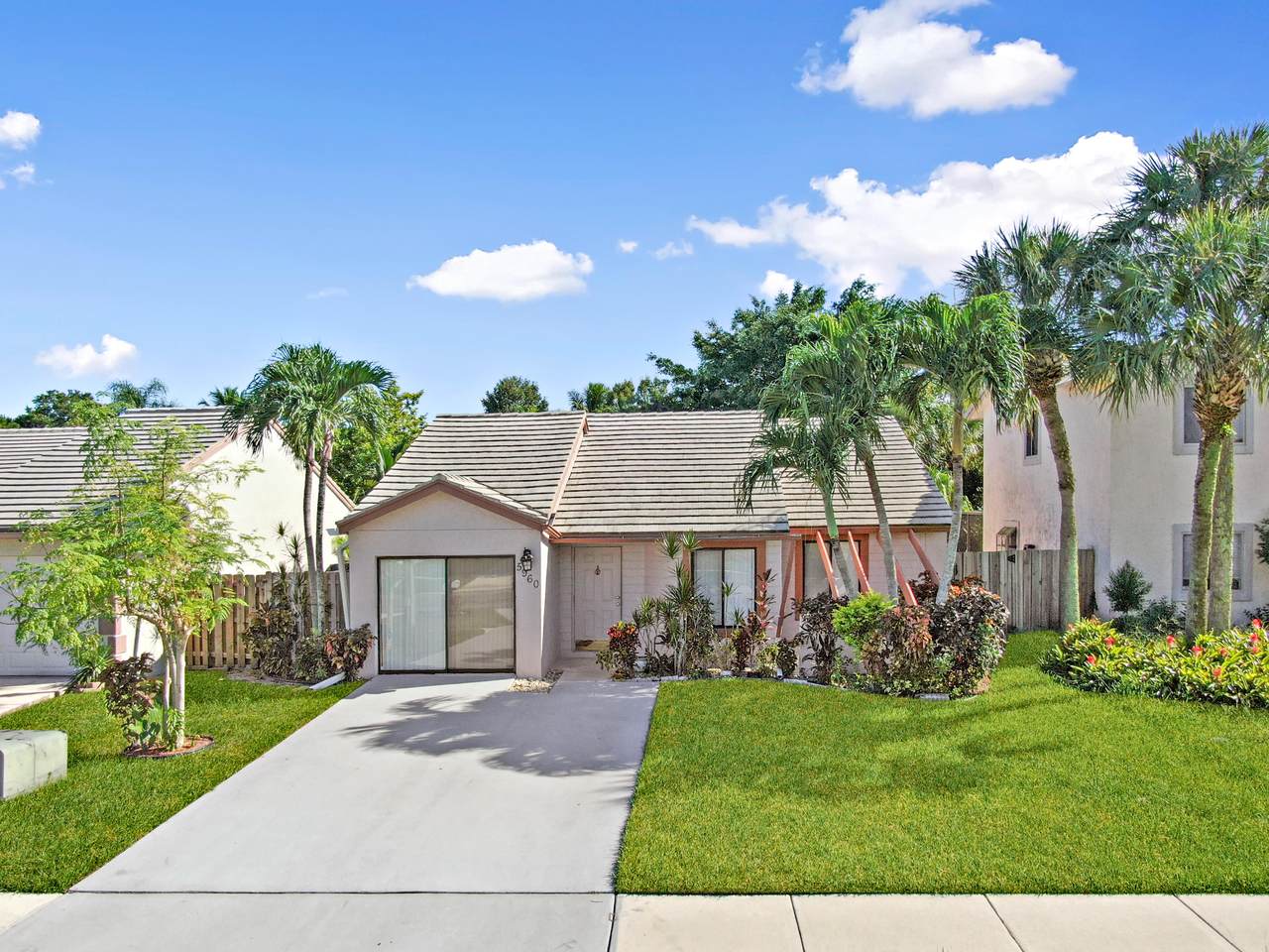 5960 Strawberry Lakes Circle - Photo 1