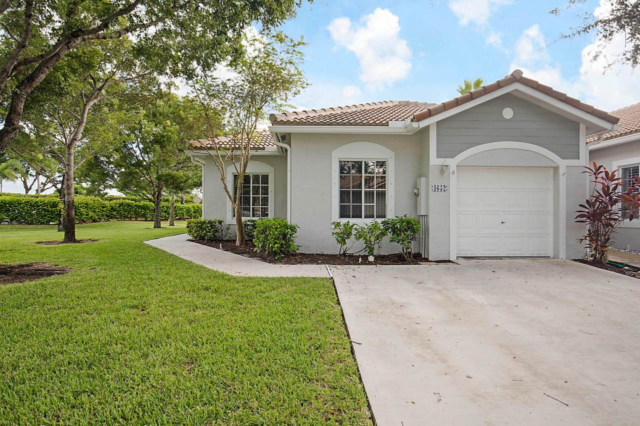 4652 13th Street - Photo 1