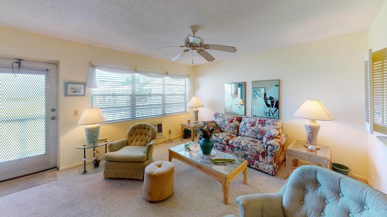 393 Windsor Q - Photo 1