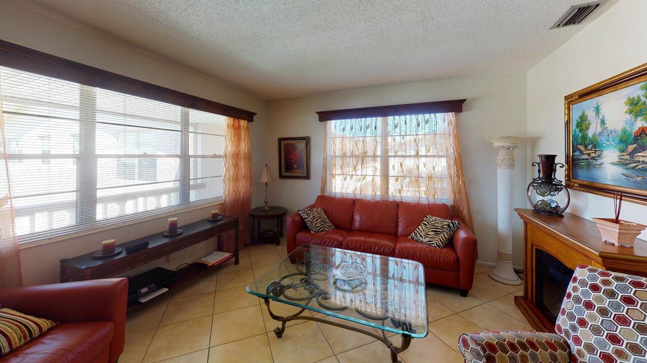 440 Windsor S - Photo 1