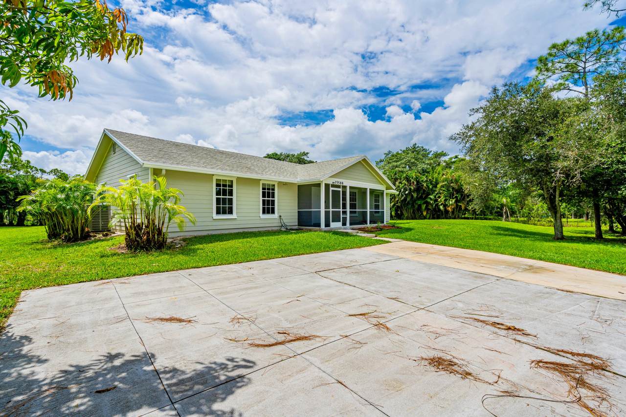 15588 Tangelo Boulevard - Photo 1