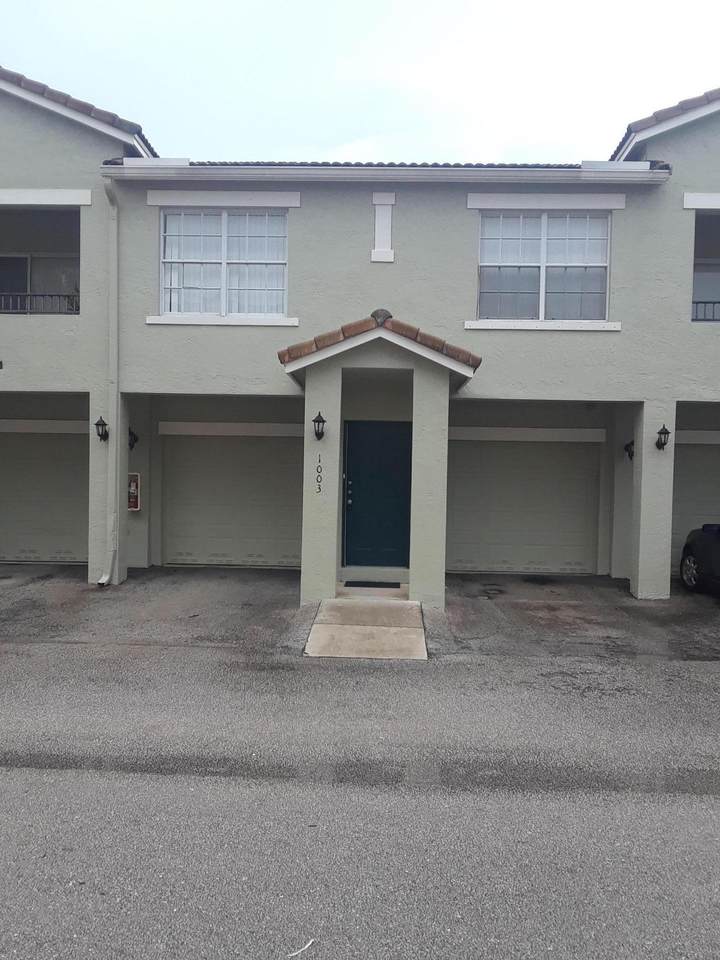 1003 Belmont Place - Photo 1