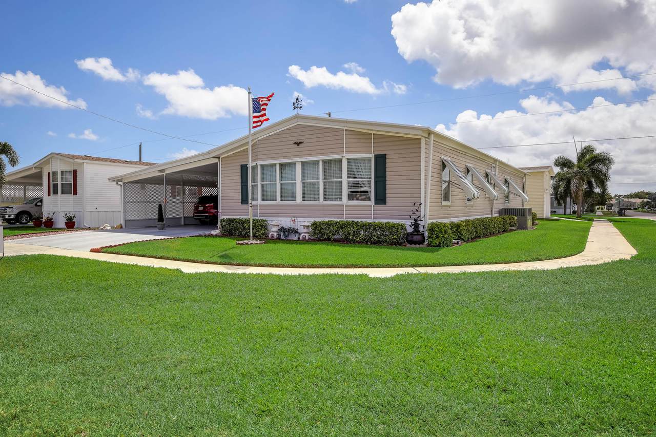4348 Meadow View Drive - Photo 1