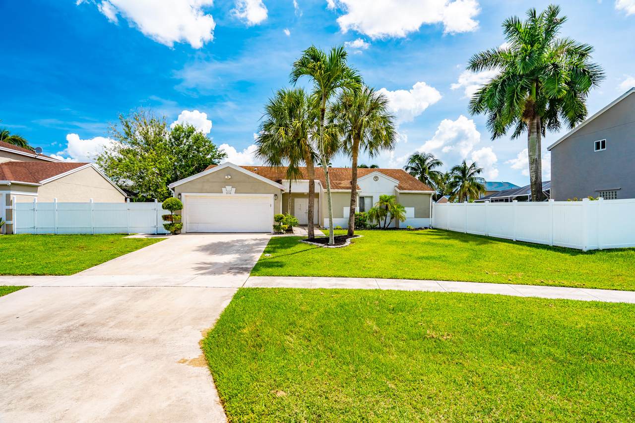 9958 Robins Nest Road - Photo 1
