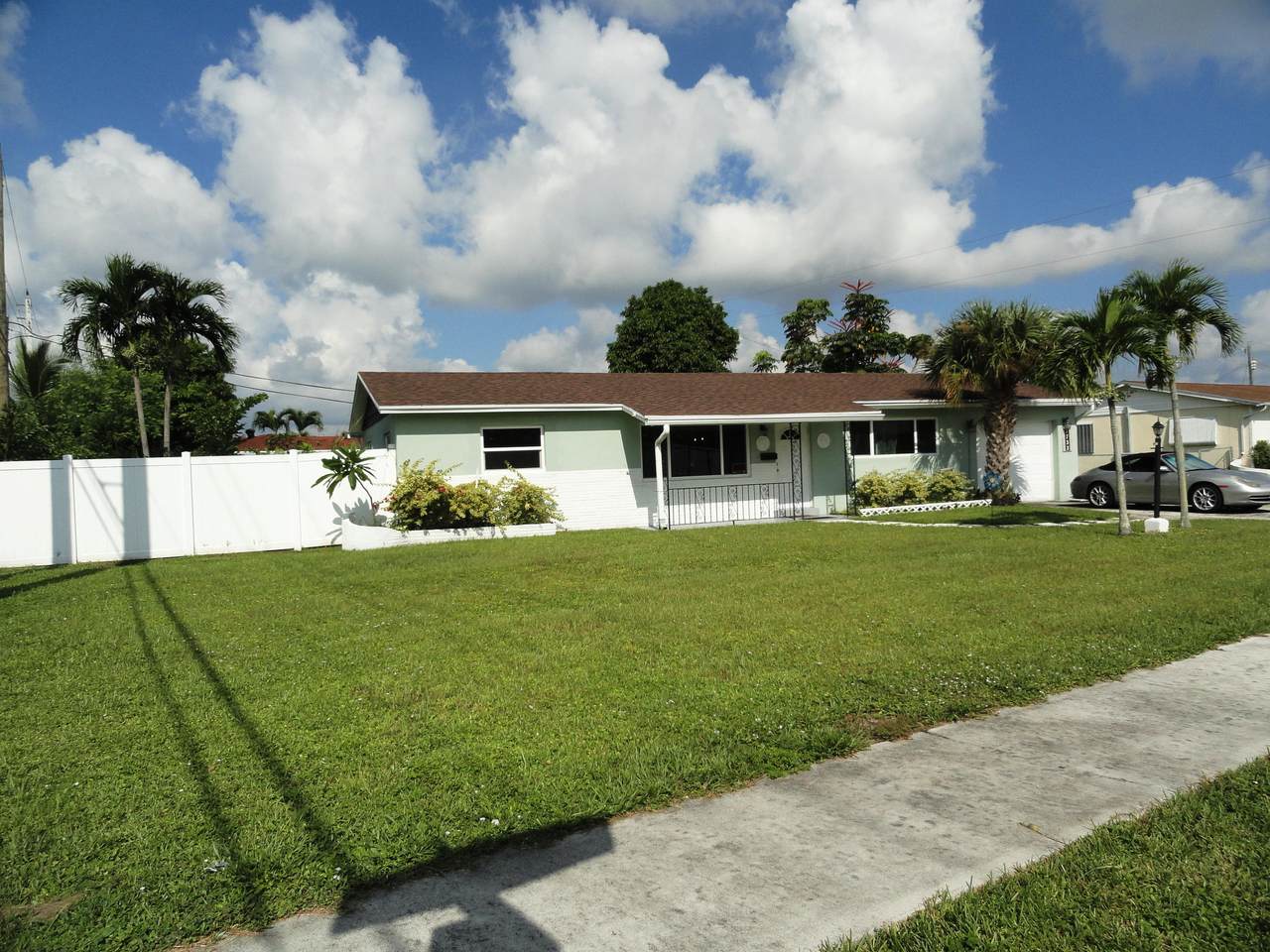 1733 Julie Tonia Drive - Photo 1